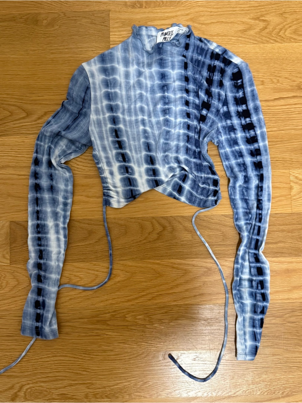 Tie-Dye Blue Long Sleeve Crop Top